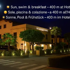Apartament International & 